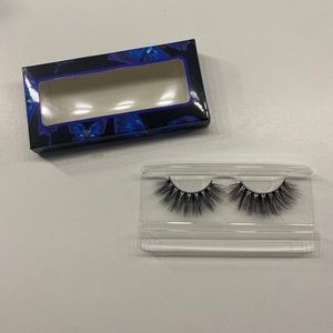 feathery cluster lashes